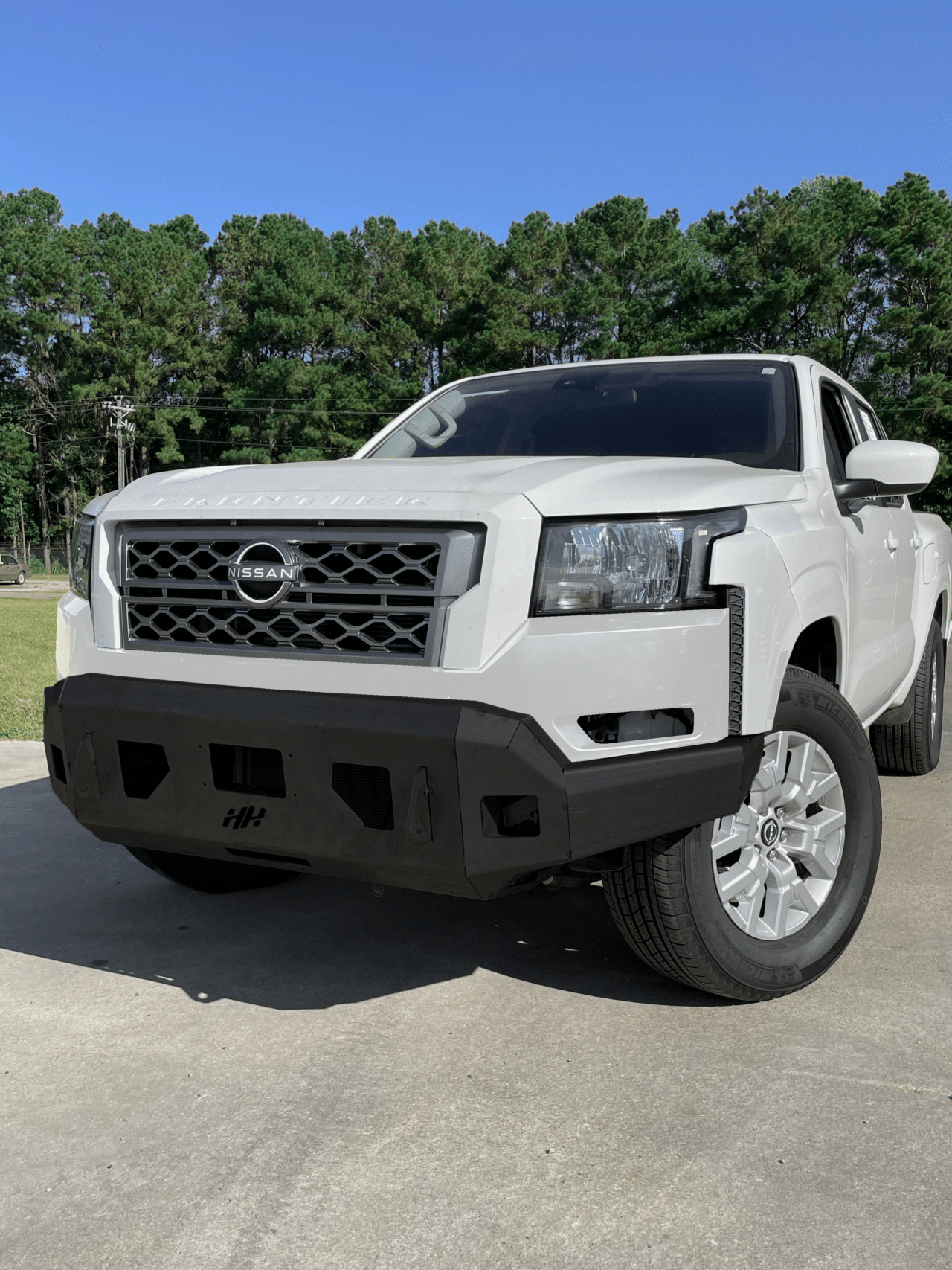 Nissan Frontier Front Bumpernull